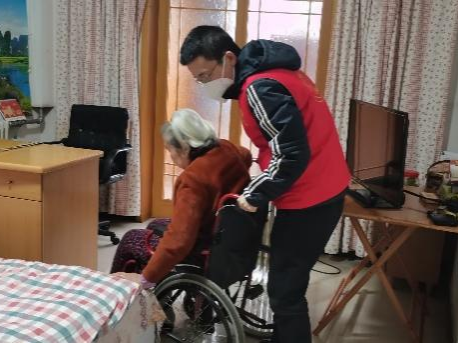 【疫情防控】尽锐出战护我城，君临国际先锋在行动 ——集团干部下沉一线系列（二）